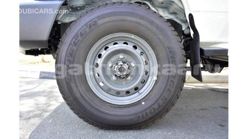 Big with watermark toyota land cruiser baa import dubai 3031