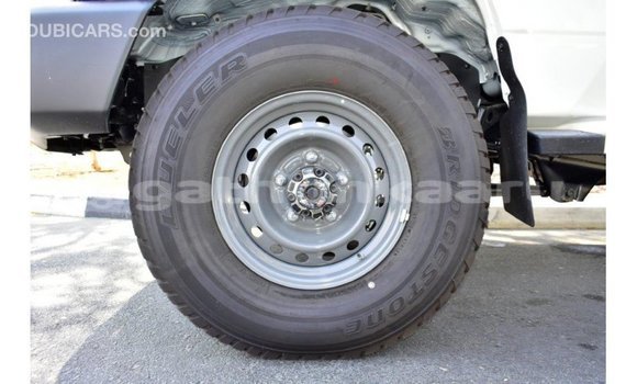 Buy Import Toyota Land Cruiser White Car in Import - Dubai in Baa Buy Import Toyota Land Cruiser White Car in Import - Dubai in Baa