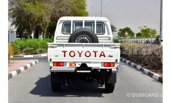 Buy Import Toyota Land Cruiser White Car in Import - Dubai in Baa Buy Import Toyota Land Cruiser White Car in Import - Dubai in Baa
