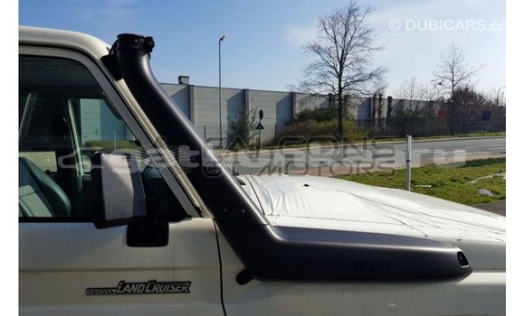 Buy Import Toyota Land Cruiser White Car in Import - Dubai in Baa Buy Import Toyota Land Cruiser White Car in Import - Dubai in Baa