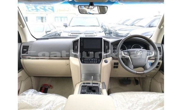 Buy Import Toyota Land Cruiser White Car in Import - Dubai in Baa Buy Import Toyota Land Cruiser White Car in Import - Dubai in Baa