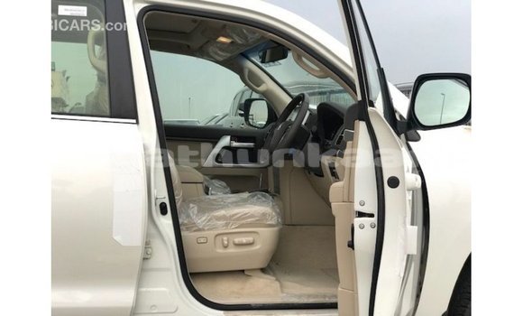 Buy Import Toyota Land Cruiser White Car in Import - Dubai in Baa Buy Import Toyota Land Cruiser White Car in Import - Dubai in Baa
