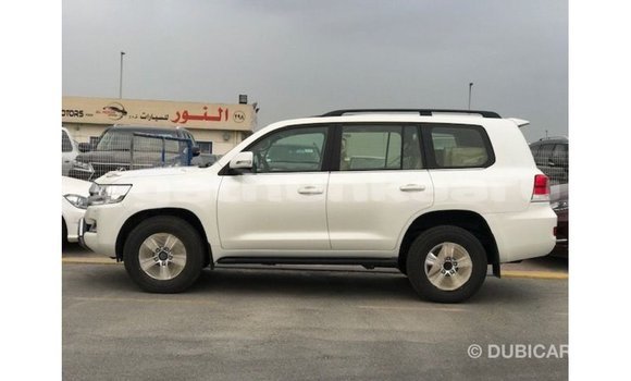 Buy Import Toyota Land Cruiser White Car in Import - Dubai in Baa Buy Import Toyota Land Cruiser White Car in Import - Dubai in Baa