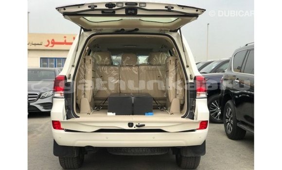 Buy Import Toyota Land Cruiser White Car in Import - Dubai in Baa Buy Import Toyota Land Cruiser White Car in Import - Dubai in Baa