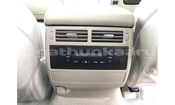 Buy Import Toyota Land Cruiser White Car in Import - Dubai in Baa Buy Import Toyota Land Cruiser White Car in Import - Dubai in Baa