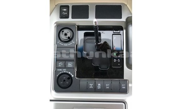 Buy Import Toyota Land Cruiser White Car in Import - Dubai in Baa Buy Import Toyota Land Cruiser White Car in Import - Dubai in Baa