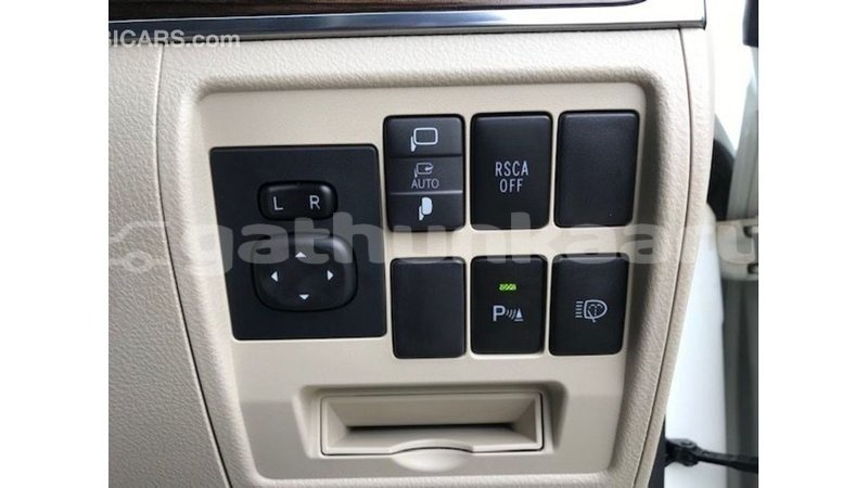 Big with watermark toyota land cruiser baa import dubai 3036