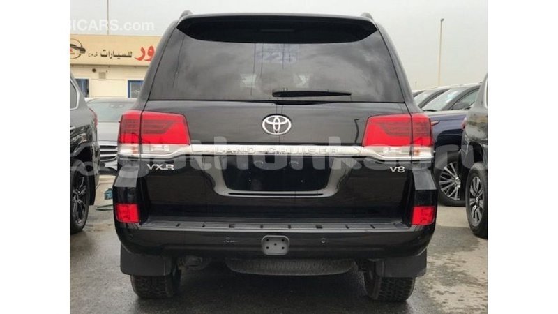 Big with watermark toyota land cruiser baa import dubai 3037