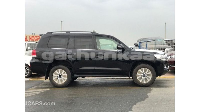 Big with watermark toyota land cruiser baa import dubai 3037