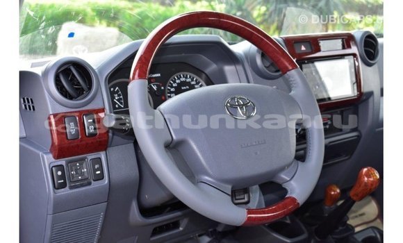 Buy Import Toyota Land Cruiser Other Car in Import - Dubai in Baa Buy Import Toyota Land Cruiser Other Car in Import - Dubai in Baa