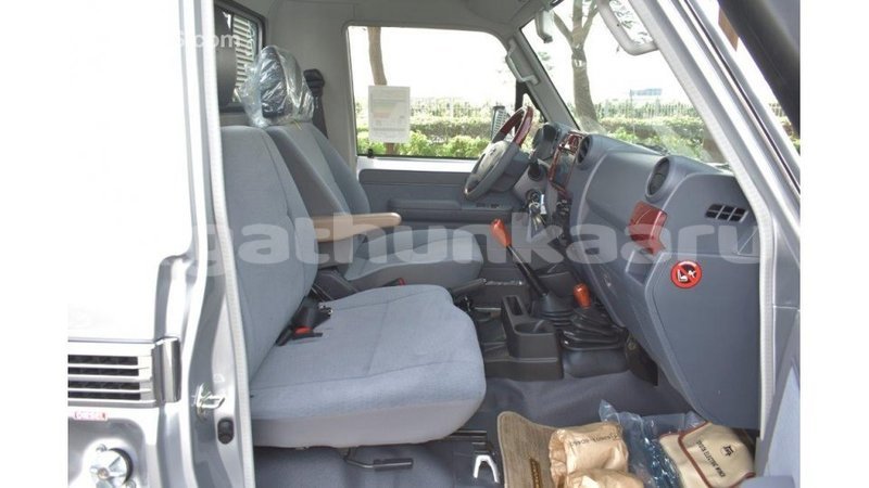 Big with watermark toyota land cruiser baa import dubai 3042