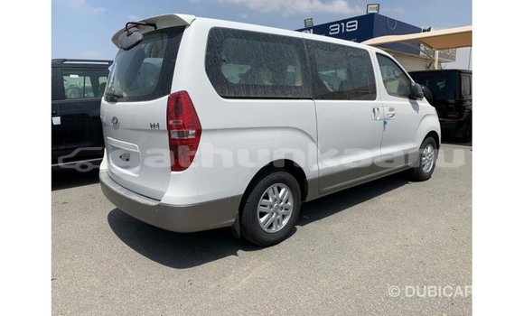 Buy Import Hyundai Chorus White Truck in Import - Dubai in Baa Buy Import Hyundai Chorus White Truck in Import - Dubai in Baa