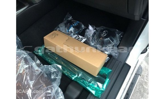 Buy Import Toyota 4Runner White Car in Import - Dubai in Baa Buy Import Toyota 4Runner White Car in Import - Dubai in Baa