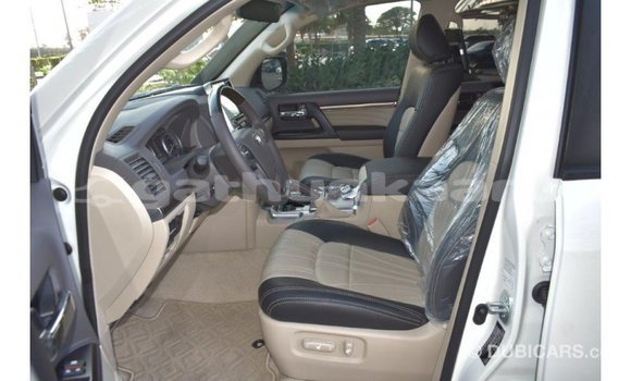 Buy Import Toyota Land Cruiser White Car in Import - Dubai in Baa Buy Import Toyota Land Cruiser White Car in Import - Dubai in Baa