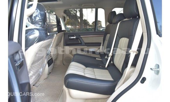Buy Import Toyota Land Cruiser White Car in Import - Dubai in Baa Buy Import Toyota Land Cruiser White Car in Import - Dubai in Baa