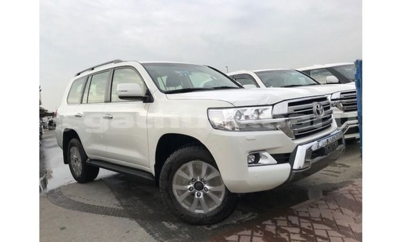 Buy Import Toyota Land Cruiser White Car in Import - Dubai in Baa Buy Import Toyota Land Cruiser White Car in Import - Dubai in Baa