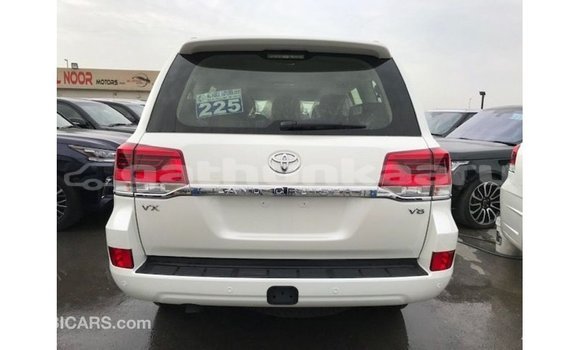 Buy Import Toyota Land Cruiser White Car in Import - Dubai in Baa Buy Import Toyota Land Cruiser White Car in Import - Dubai in Baa