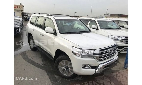 Buy Import Toyota Land Cruiser White Car in Import - Dubai in Baa Buy Import Toyota Land Cruiser White Car in Import - Dubai in Baa