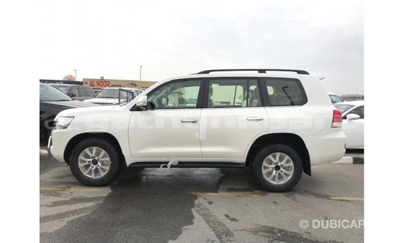 Buy Import Toyota Land Cruiser White Car in Import - Dubai in Baa Buy Import Toyota Land Cruiser White Car in Import - Dubai in Baa