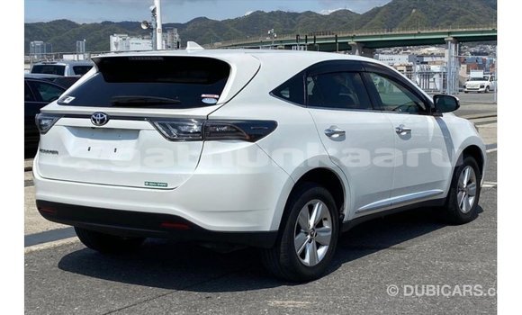 Buy Import Toyota Harrier White Car in Import - Dubai in Baa Buy Import Toyota Harrier White Car in Import - Dubai in Baa