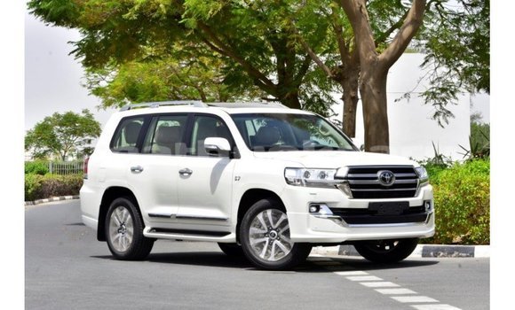 Buy Import Toyota Land Cruiser White Car in Import - Dubai in Baa Buy Import Toyota Land Cruiser White Car in Import - Dubai in Baa