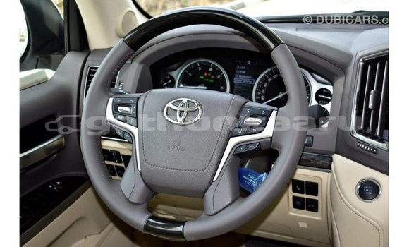 Buy Import Toyota Land Cruiser White Car in Import - Dubai in Baa Buy Import Toyota Land Cruiser White Car in Import - Dubai in Baa