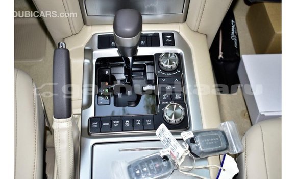 Buy Import Toyota Land Cruiser White Car in Import - Dubai in Baa Buy Import Toyota Land Cruiser White Car in Import - Dubai in Baa