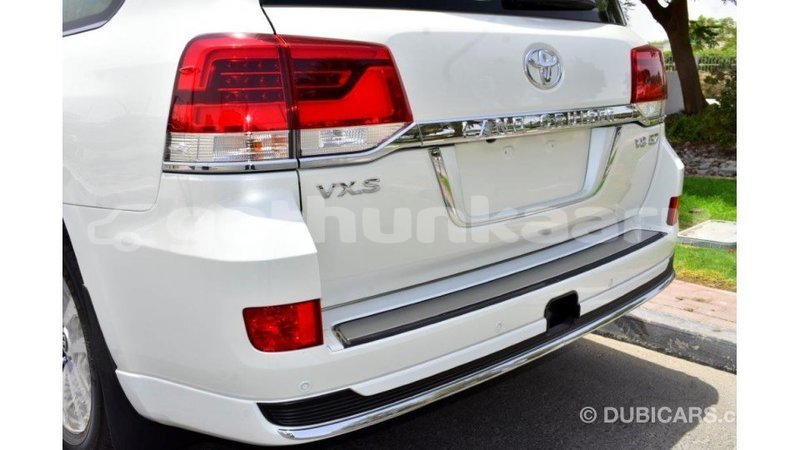 Big with watermark toyota land cruiser baa import dubai 3095
