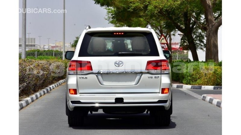 Big with watermark toyota land cruiser baa import dubai 3095