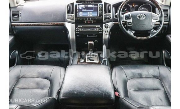 Buy Import Toyota Land Cruiser White Car in Import - Dubai in Baa Buy Import Toyota Land Cruiser White Car in Import - Dubai in Baa