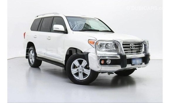 Buy Import Toyota Land Cruiser White Car in Import - Dubai in Baa Buy Import Toyota Land Cruiser White Car in Import - Dubai in Baa