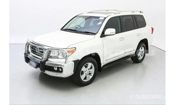 Buy Import Toyota Land Cruiser White Car in Import - Dubai in Baa Buy Import Toyota Land Cruiser White Car in Import - Dubai in Baa