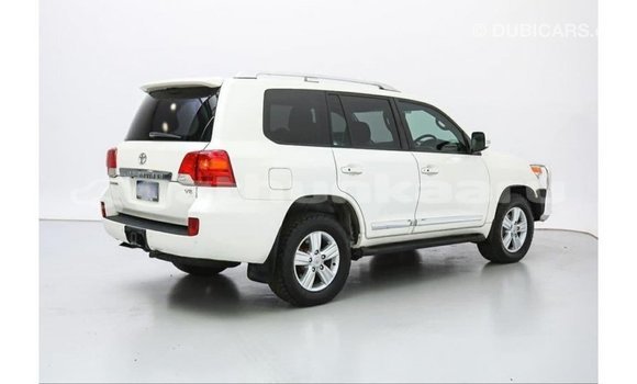Buy Import Toyota Land Cruiser White Car in Import - Dubai in Baa Buy Import Toyota Land Cruiser White Car in Import - Dubai in Baa