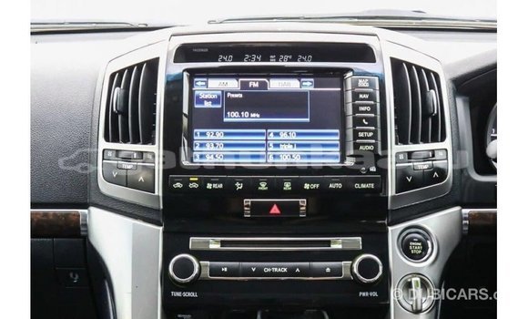 Buy Import Toyota Land Cruiser White Car in Import - Dubai in Baa Buy Import Toyota Land Cruiser White Car in Import - Dubai in Baa
