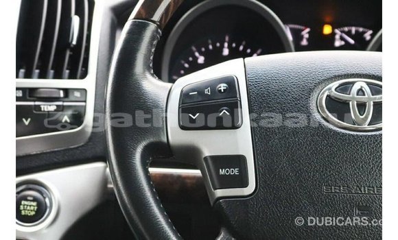 Buy Import Toyota Land Cruiser White Car in Import - Dubai in Baa Buy Import Toyota Land Cruiser White Car in Import - Dubai in Baa