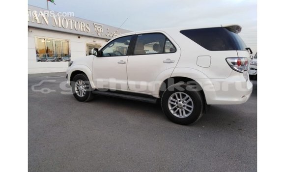 Buy Import Toyota Fortuner White Car in Import - Dubai in Baa Buy Import Toyota Fortuner White Car in Import - Dubai in Baa