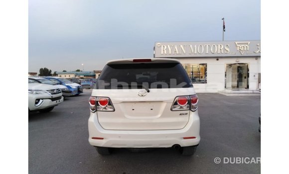 Buy Import Toyota Fortuner White Car in Import - Dubai in Baa