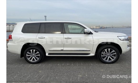 Buy Import Toyota Land Cruiser White Car in Import - Dubai in Baa Buy Import Toyota Land Cruiser White Car in Import - Dubai in Baa