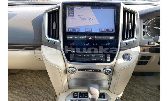 Buy Import Toyota Land Cruiser White Car in Import - Dubai in Baa Buy Import Toyota Land Cruiser White Car in Import - Dubai in Baa