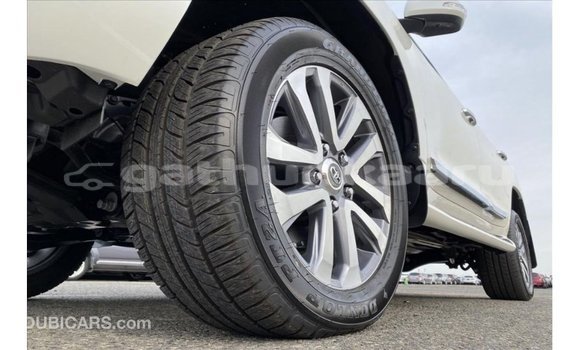 Buy Import Toyota Land Cruiser White Car in Import - Dubai in Baa Buy Import Toyota Land Cruiser White Car in Import - Dubai in Baa
