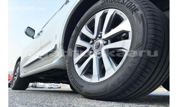 Buy Import Toyota Land Cruiser White Car in Import - Dubai in Baa Buy Import Toyota Land Cruiser White Car in Import - Dubai in Baa