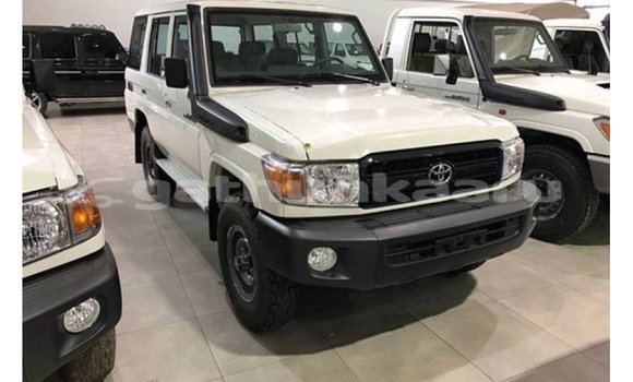 Buy Import Toyota Land Cruiser White Car in Import - Dubai in Baa Buy Import Toyota Land Cruiser White Car in Import - Dubai in Baa