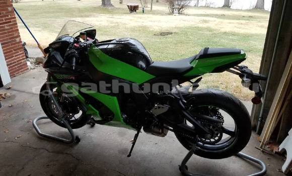 Buy Used Kawasaki Ninja ZX-10R Green Bike in Fehendhoo in Baa Buy Used Kawasaki Ninja ZX-10R Green Bike in Fehendhoo in Baa