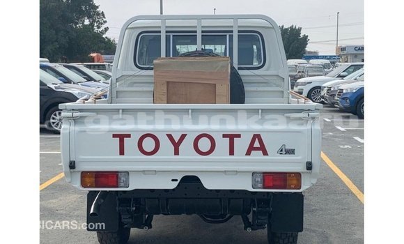 Buy Import Toyota Land Cruiser White Car in Import - Dubai in Baa Buy Import Toyota Land Cruiser White Car in Import - Dubai in Baa