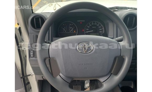 Buy Import Toyota Land Cruiser White Car in Import - Dubai in Baa Buy Import Toyota Land Cruiser White Car in Import - Dubai in Baa