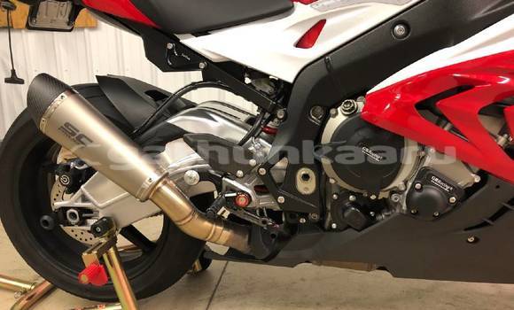 Buy Used BMW S 1000 Green Bike in Kudafari in Nuun Buy Used BMW S 1000 Green Bike in Kudafari in Nuun