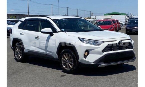 Buy Import Toyota 4Runner White Car in Import - Dubai in Baa Buy Import Toyota 4Runner White Car in Import - Dubai in Baa