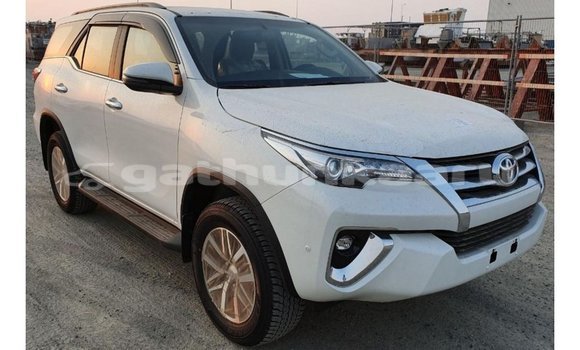 Buy Import Toyota Fortuner White Car in Import - Dubai in Baa Buy Import Toyota Fortuner White Car in Import - Dubai in Baa