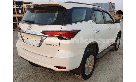 Buy Import Toyota Fortuner White Car in Import - Dubai in Baa Buy Import Toyota Fortuner White Car in Import - Dubai in Baa