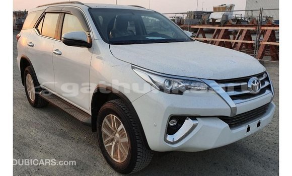 Buy Import Toyota Fortuner White Car in Import - Dubai in Baa Buy Import Toyota Fortuner White Car in Import - Dubai in Baa